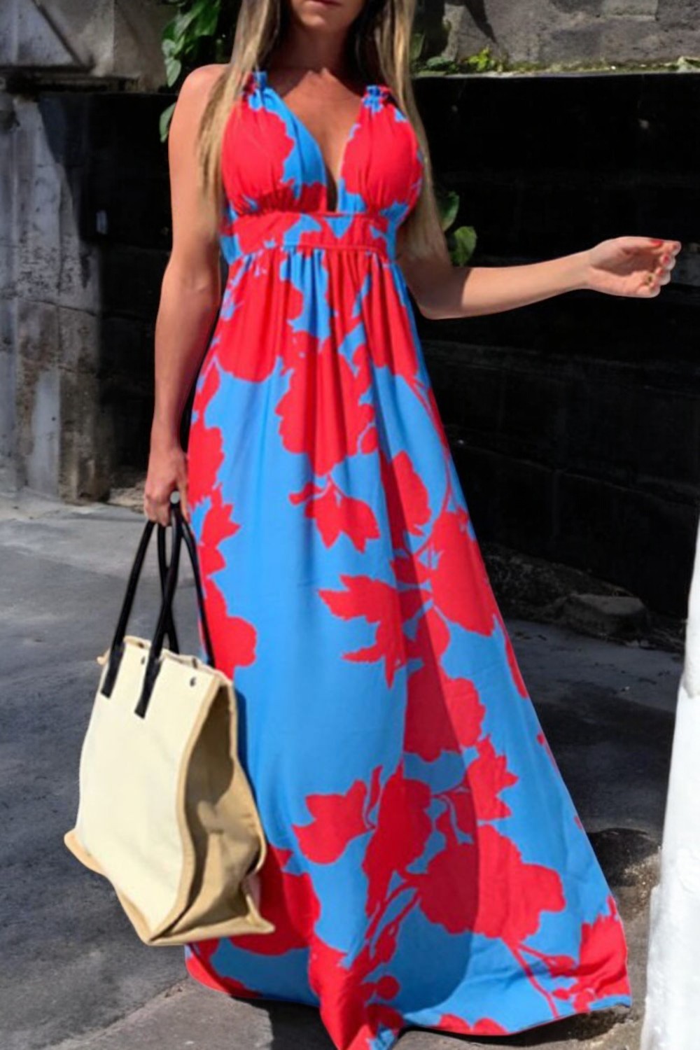 Chic Contrast Halter Neck Maxi Dress